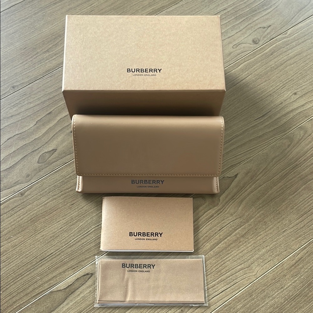 Burberry Tan Sunglasses Case